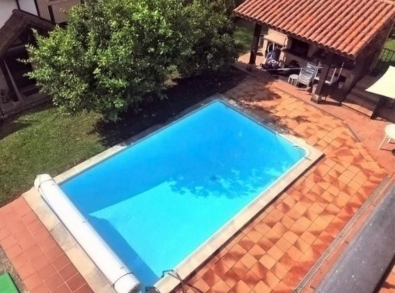 Foto 2 de Chalet en venta en Bárcena de Cicero de 5 habitaciones con terraza y piscina
