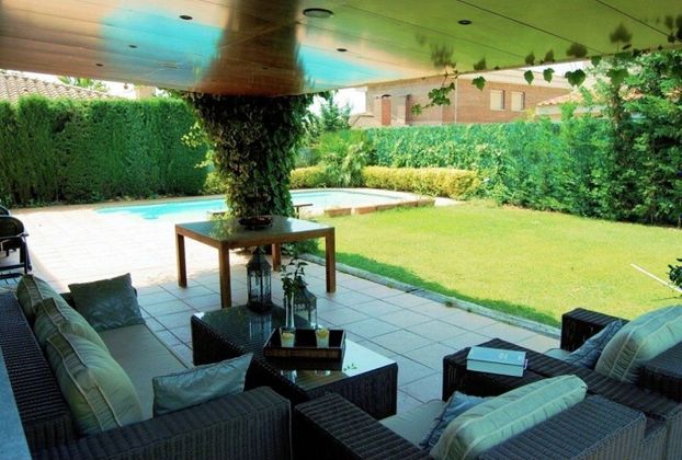 Foto 2 de Xalet en venda a Mestral de 5 habitacions amb terrassa i piscina