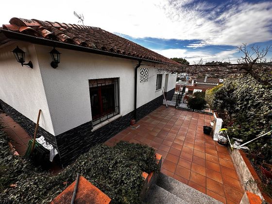 Foto 1 de Venta de chalet en Castellnou - Can Mir - Sant Muç de 3 habitaciones con terraza y jardín