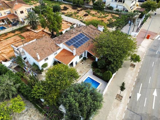 Foto 2 de Casa en venda a El Montgó de 4 habitacions amb terrassa i piscina