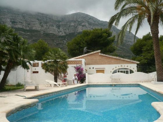 Foto 1 de Venta de casa en El Montgó de 2 habitaciones con terraza y piscina