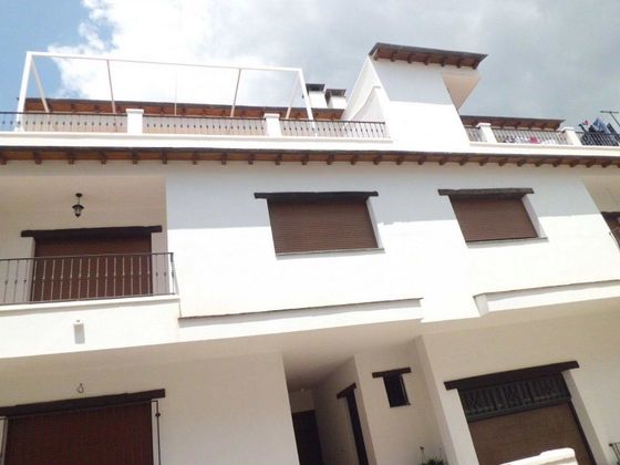 Foto 2 de Piso en venta en Válor de 3 habitaciones con terraza y balcón