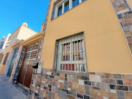 Foto 2 de Dúplex en venda a Ejido Centro de 4 habitacions amb terrassa i garatge