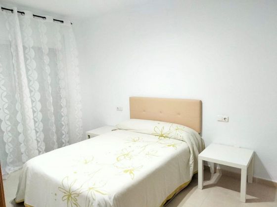 Foto 2 de Piso en alquiler en Almerimar - Balerma - San Agustín - Costa de Ejido de 2 habitaciones y 85 m²