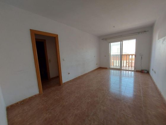 Foto 1 de Pis en venda a Berja de 3 habitacions amb terrassa i ascensor