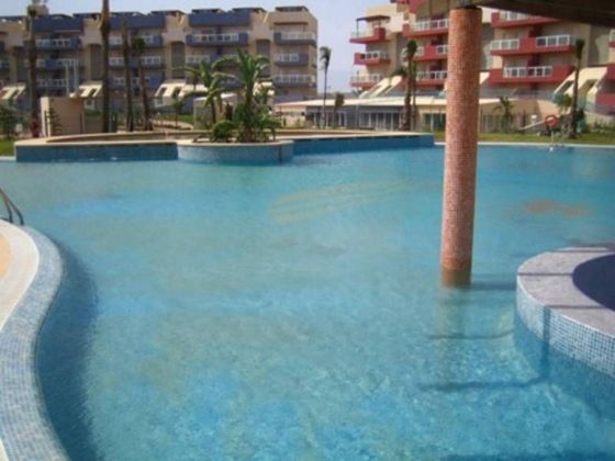Foto 1 de Piso en alquiler en Almerimar - Balerma - San Agustín - Costa de Ejido de 2 habitaciones con terraza y piscina