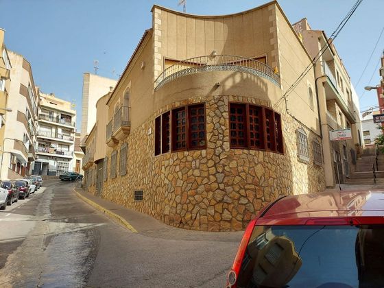 Foto 1 de Casa en venta en Adra de 5 habitaciones con terraza y garaje