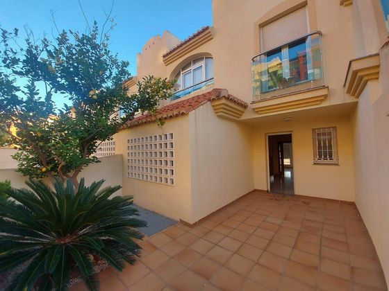 Foto 2 de Casa en venda a Almerimar - Balerma - San Agustín - Costa de Ejido de 4 habitacions amb terrassa i piscina