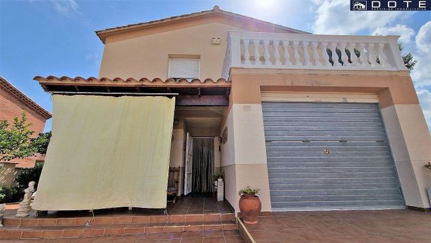 Foto 2 de Chalet en venta en Berà Mar - El Francaset de 4 habitaciones con terraza y piscina
