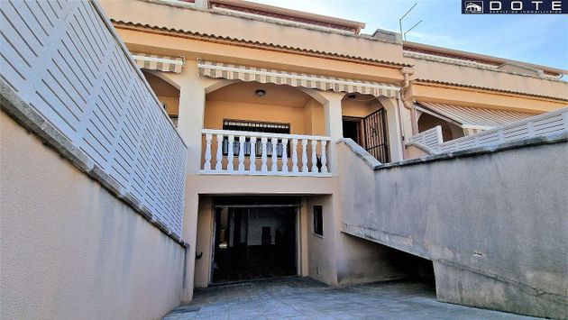 Foto 1 de Casa adossada en venda a Creixell de 4 habitacions amb terrassa i garatge
