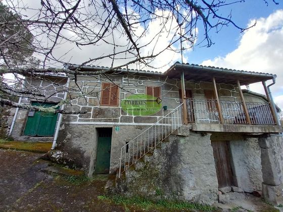 Foto 2 de Chalet en venta en Pereiro de Aguiar (O) de 3 habitaciones con jardín y balcón