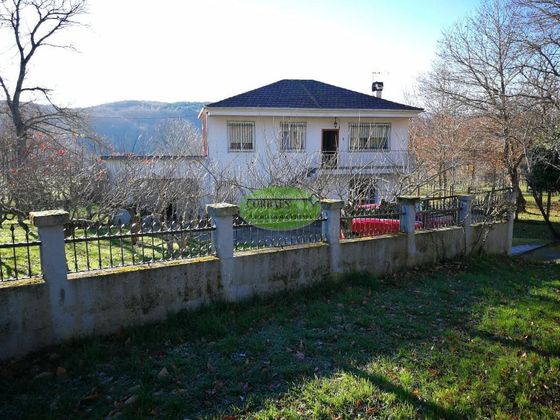Foto 1 de Venta de chalet en Celanova de 3 habitaciones con jardín y balcón