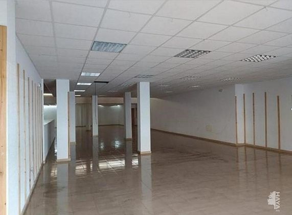 Foto 1 de Local en venda a avenida Constitucion de 327 m²