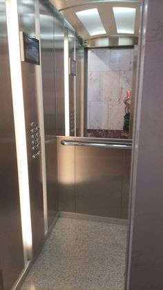 Foto 2 de Pis en lloguer a Centro - Salamanca de 5 habitacions amb mobles i ascensor