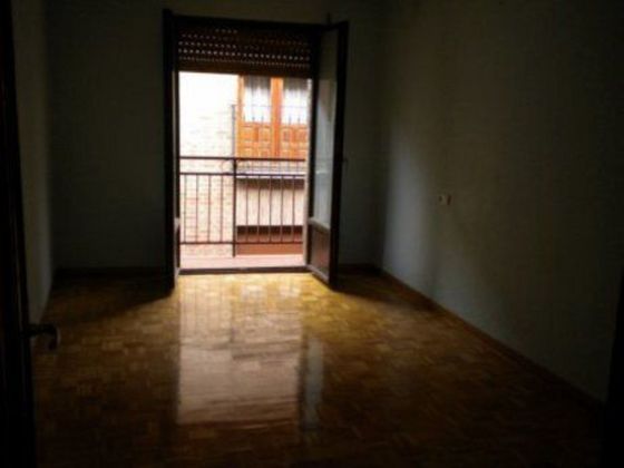 Foto 1 de Piso en venta en Casco Antiguo de 2 habitaciones con terraza y garaje