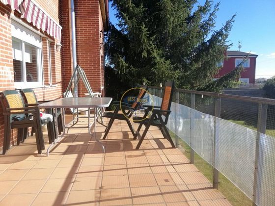 Foto 1 de Xalet en venda a Santovenia de la Valdoncina de 5 habitacions amb terrassa i garatge