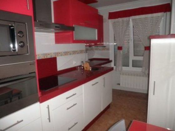 Foto 1 de Pis en venda a La Vega - Oteruelo de 3 habitacions amb terrassa i garatge