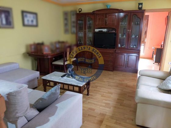 Foto 1 de Casa en venta en La Chantría - La Lastra de 4 habitaciones con terraza y garaje