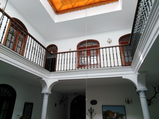 Foto 2 de Alquiler de casa en Centro - Jerez de la Frontera de 8 habitaciones con muebles y balcón