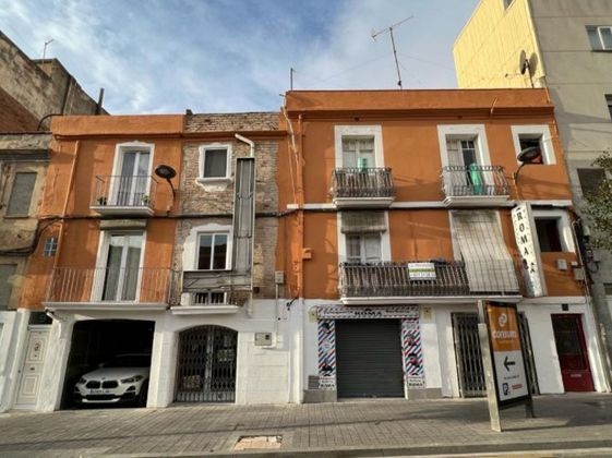 Foto 1 de Edifici en venda a avenida Jaume I de 235 m²