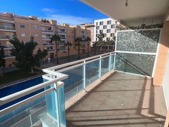 Foto 2 de Piso en venta en Migjorn de 4 habitaciones con terraza y piscina