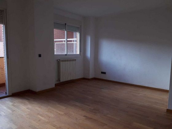 Foto 2 de Dúplex en venda a Linares de 3 habitacions amb terrassa i aire acondicionat