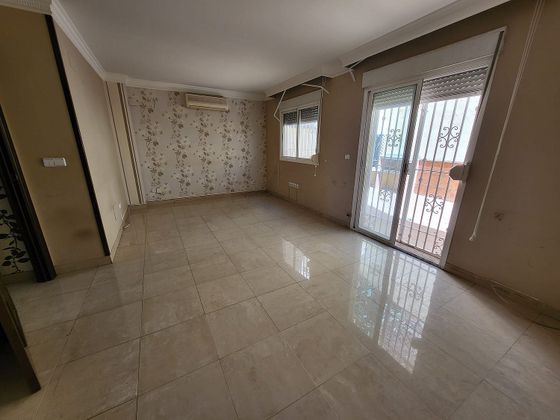 Foto 2 de Casa adossada en venda a Alcantarilla - La Glorieta de 4 habitacions amb terrassa i garatge