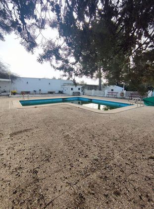 Foto 2 de Venta de chalet en Baeza de 4 habitaciones con piscina y jardín