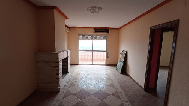 Foto 2 de Piso en venta en Marmolejo de 2 habitaciones con terraza y garaje