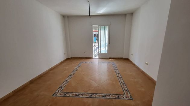 Foto 2 de Piso en venta en Guardia de Jaén (La) de 3 habitaciones con aire acondicionado y ascensor