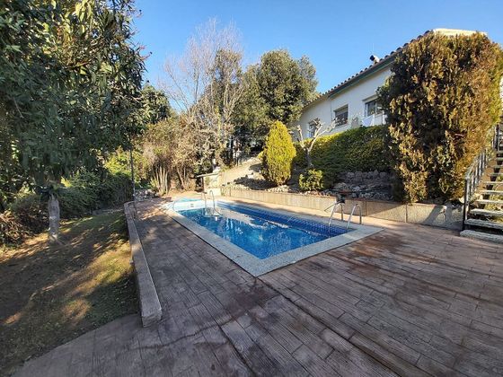 Foto 1 de Chalet en venta en Santa Eulàlia de Ronçana de 5 habitaciones con terraza y piscina