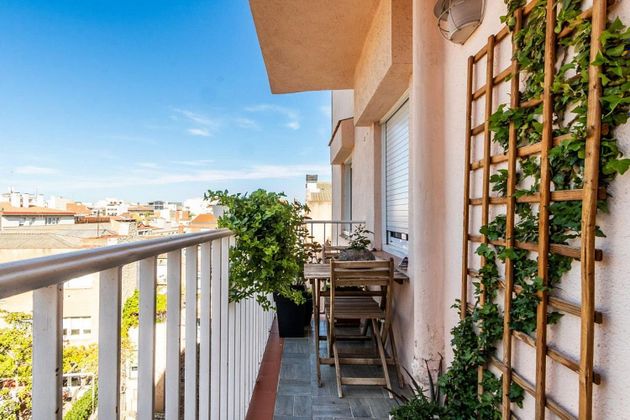 Foto 1 de Piso en venta en Ca n'Aurell de 4 habitaciones con balcón y aire acondicionado