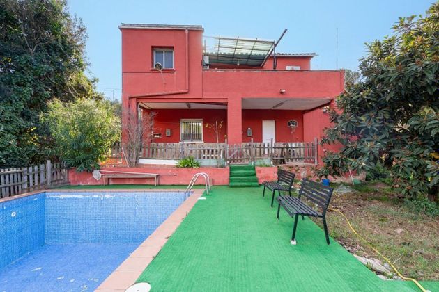 Foto 1 de Venta de casa en Castellnou - Can Mir - Sant Muç de 5 habitaciones con terraza y piscina