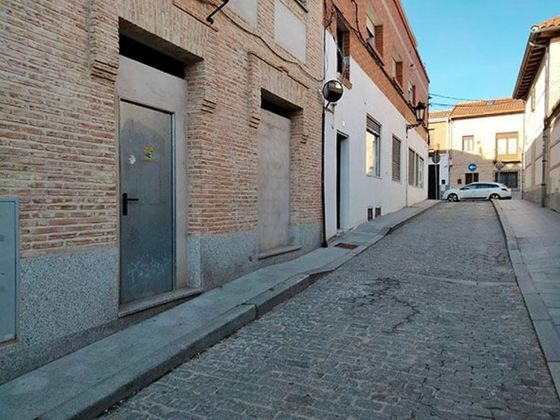 Foto 1 de Local en alquiler en calle De la Cuesta del Menor de 75 m²