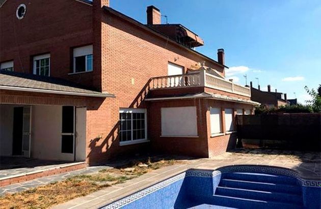 Foto 2 de Casa en venta en Griñón de 4 habitaciones con terraza y piscina