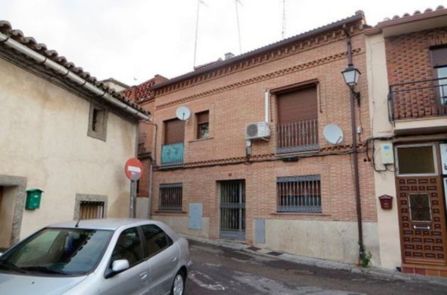 Foto 1 de Pis en venda a Villa del Prado de 2 habitacions i 68 m²