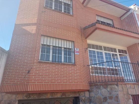 Foto 2 de Casa adosada en venta en El Pijorro de 4 habitaciones con terraza y piscina