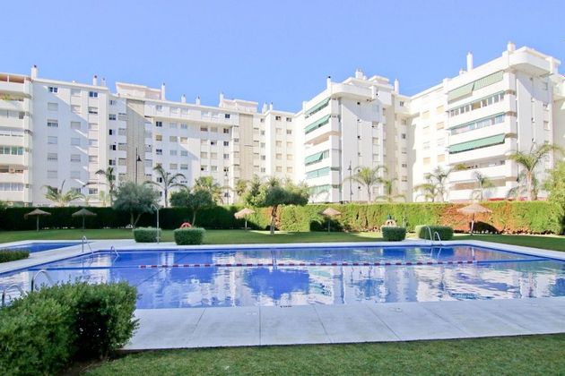 Foto 1 de Piso en venta en Zona Sohail de 4 habitaciones con terraza y piscina