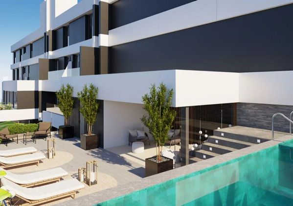 Foto 2 de Venta de ático en Zona Puerto Deportivo de 3 habitaciones con terraza y piscina