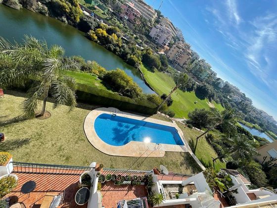 Foto 1 de Venta de ático en Riviera del Sol de 3 habitaciones con terraza y piscina