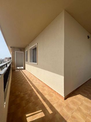Foto 1 de Venta de piso en Playa de los Boliches de 2 habitaciones con terraza y piscina