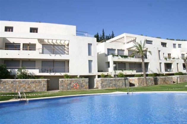 Foto 1 de Venta de piso en urbanización Altos de Marbella de 3 habitaciones con terraza y piscina