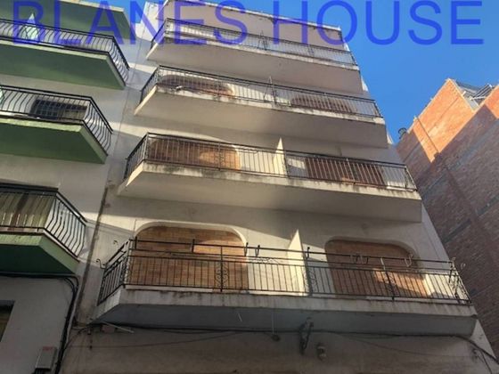 Foto 2 de Edifici en venda a calle De Les Cabres de 1600 m²