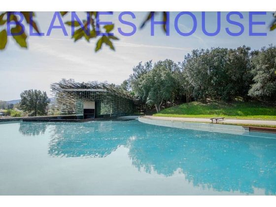 Foto 1 de Casa rural en venda a Llagostera de 8 habitacions amb terrassa i piscina
