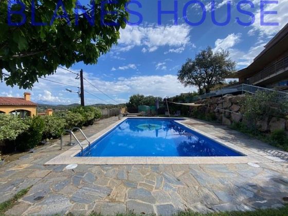 Foto 2 de Casa en venta en Maçanet de la Selva de 6 habitaciones con terraza y piscina