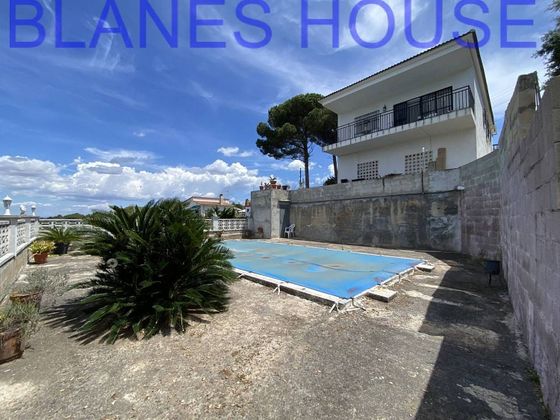 Foto 1 de Casa en venda a calle Petúnia de 3 habitacions amb terrassa i piscina