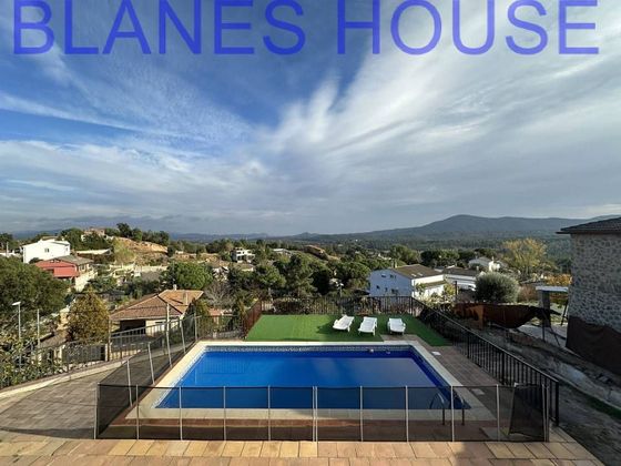 Foto 2 de Casa en venda a calle Malgrat de Mar de 4 habitacions amb terrassa i piscina