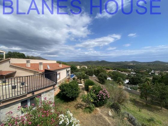 Foto 1 de Casa en venta en Mas Mora - Sant Daniel de 5 habitaciones con terraza y piscina