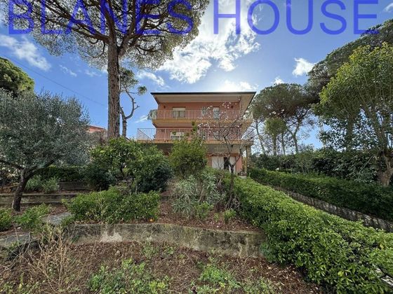 Foto 1 de Casa en venta en Mas Mora - Sant Daniel de 8 habitaciones con terraza y garaje