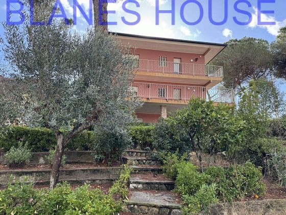 Foto 2 de Casa en venta en Mas Mora - Sant Daniel de 8 habitaciones con terraza y garaje